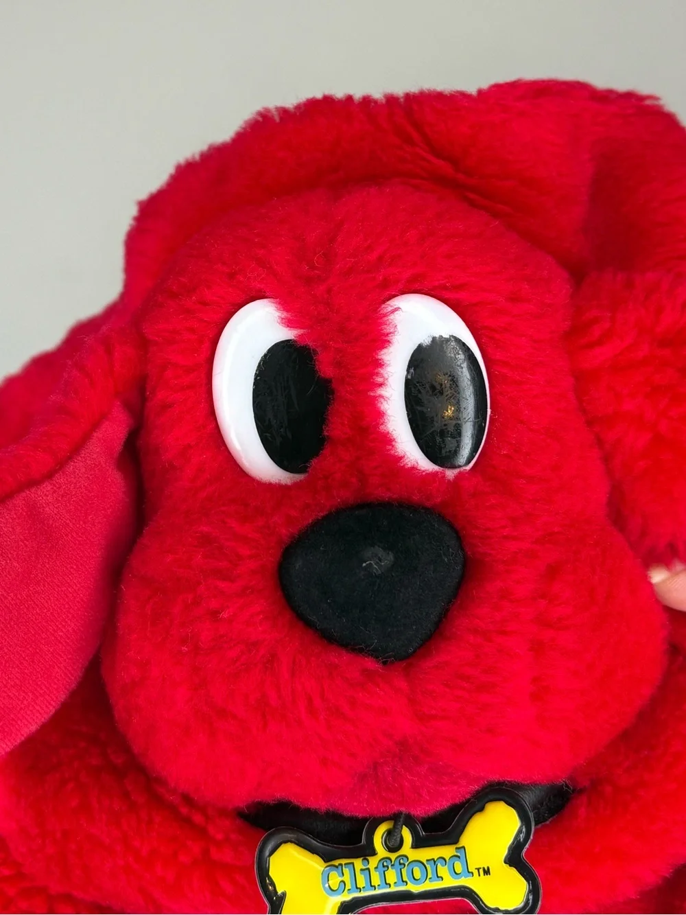 2001 Vintage Clifford The Big Red dog  Kids Scholastic Plush Backpack - Red